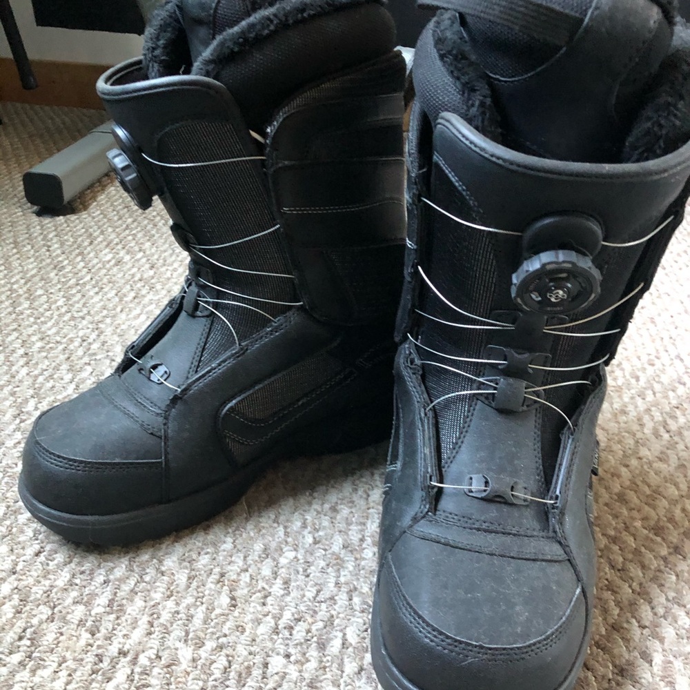 Vans Aura Snowboard Boots